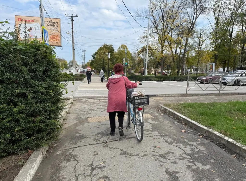 Пенсия менее 32 577 рублей: какие льготы и выплаты доступны россиянам и как их оформить без лишних усилий и справок